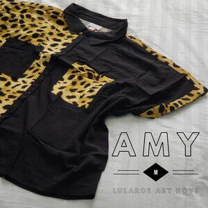 New With Tags LuLaRoe Amy Shirt Button Up Collar M | 8-10